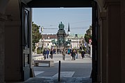 English: The monument for the empress Maria Theresia was erected between 1874 and 1888. The design came from Carl Hasenauer, the figures are a work of Caspar Zumbusch. Deutsch: Das Denkmal für die Kaiserin Maria Theresia wurden zwischen 1874 und 1888 errichtet. Die architektonische Gestaltung stammt von Carl Hasenauer, die Statuen sind ein Werk von Caspar Zumbusch.   This media shows the protected monument with the number 20136 in Austria. (Commons, de, Wikidata) This is a photo of public art indexed in a public art catalogue of Vienna (Austria) under the number: 47989 (commons, de) . The making of this work was supported by Wikimedia Austria. For other files made with the support of Wikimedia Austria, please see the category Supported by Wikimedia Österreich.