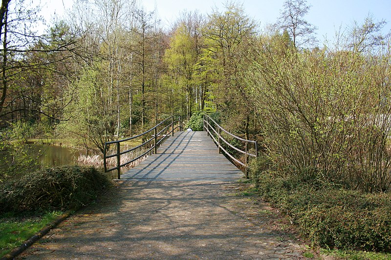 File:Wuppertal Ronsdorf - Im Saalscheid - Klinik Bergisch-Land 05 ies.jpg