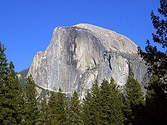 Half Dome depuis la vallée de Yosemite.