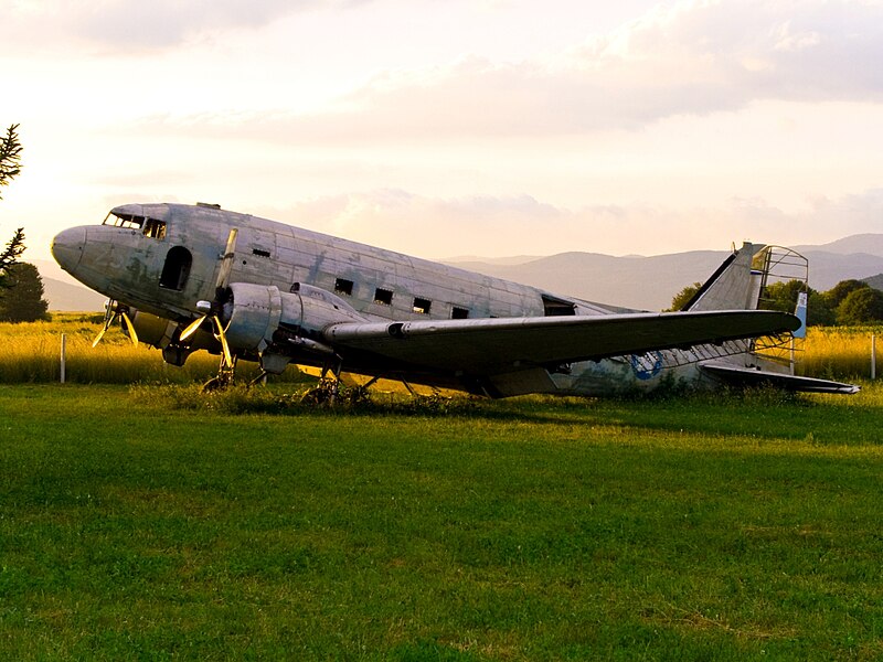 File:Zracna luka Otocac 0608 3.jpg