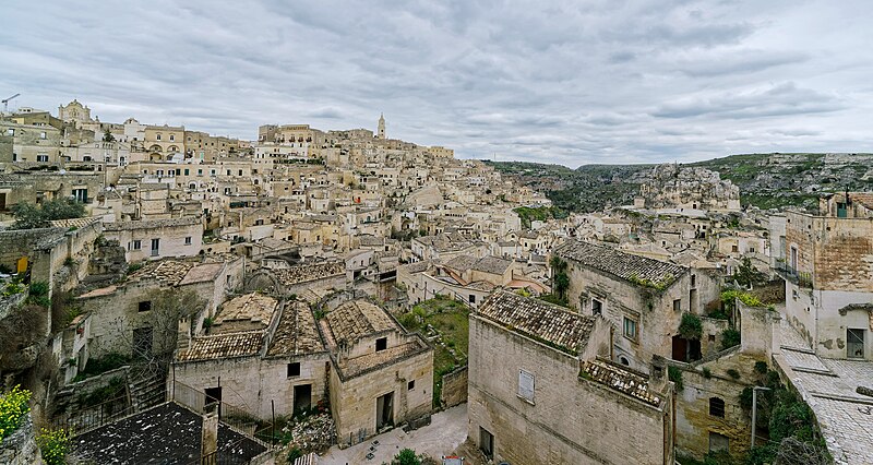 File:"1993 wurden die Sassi di Matera als einzigartiges Zeugnis der Grottenkultur von der UNESCO zum Weltkulturerbe erklärt". 24.jpg