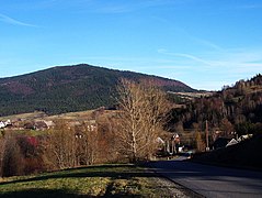 Łopień i przełęcz Rydza-Śmigłego (widok od południowej strony)