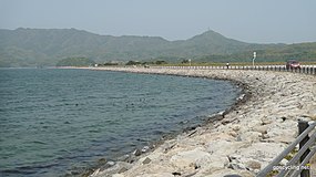 中海堤防道路 - panoramio.jpg