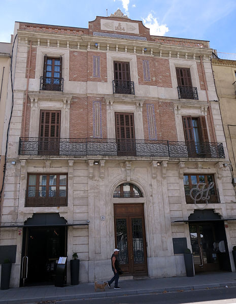 File:084 Casa Torner i Güell, rbla. Sant Francesc 26 (Vilafranca del Penedès).JPG