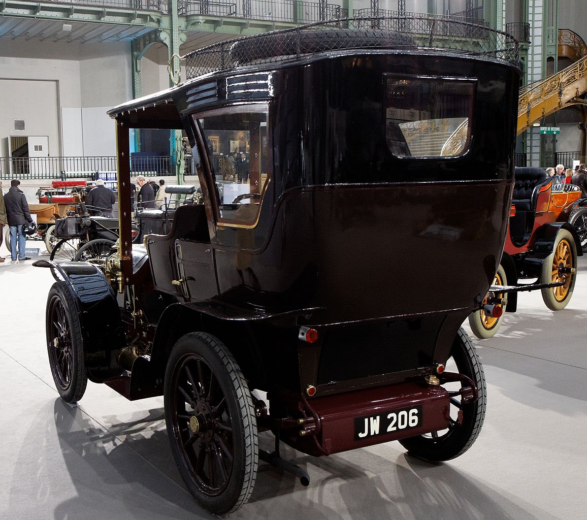 File:110 ans de l39;automobile au Grand Palais  Berliet 20 CV Demi 
