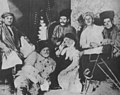 1920. В госпитале. Раненный Махно - второй слева вверху, Старобельск.jpg