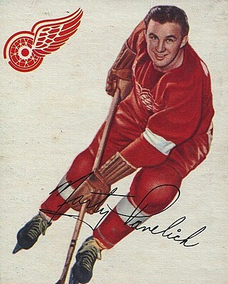 <span class="mw-page-title-main">Marty Pavelich</span> Canadian former ice hockey left winger (born 1927)