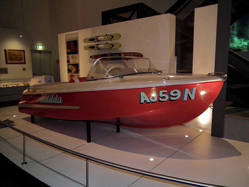 File:1961 Belmont Dorset ski runabout "Matilda" (7854067162).jpg