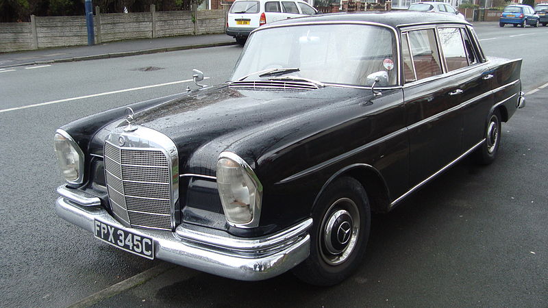 File:1965 Mercedes 220 (13670648513).jpg