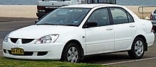 2003-2005 Mitsubishi Lancer (CH) ES sedan 02.jpg