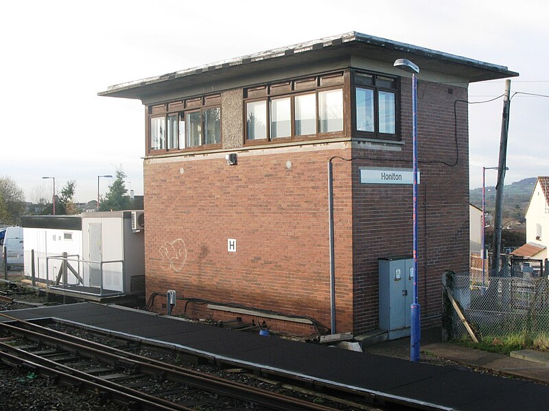 File:2009 at Honiton station - signal box.jpg