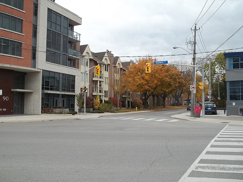 File:2 Eastern Avenue, 96 Trinity, 2014 11 05 (8) (15099898973).jpg