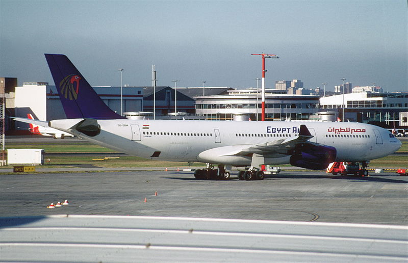 File:68ad - Egypt Air Airbus A340-212; SU-GBM@SYD;25.08.1999 (5144033929).jpg