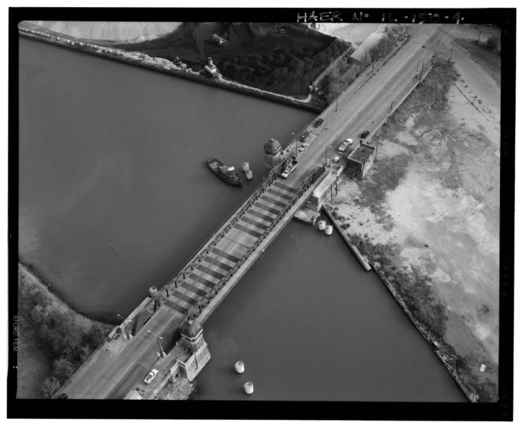 File:AERIAL VIEW, LOOKING ENE. - 106th Street Bridge, Spanning Calumet River at East 106th Street, Chicago, Cook County, IL HAER ILL,16-CHIG,111-4.tif