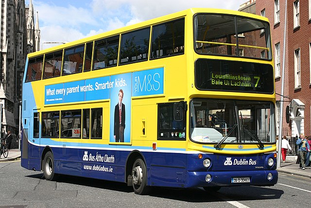 Alexander ALX400 bodied Volvo B7TL in August 2006