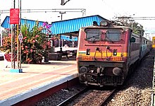 WAP 4 loco dari Ghaziabad gudang membawa (Guwahati - Secunderabad) Express.jpg