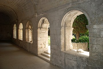 La galerie nord et sa porte.