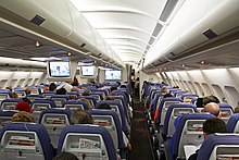 L'interno di un Airbus A340-300 Iberia.