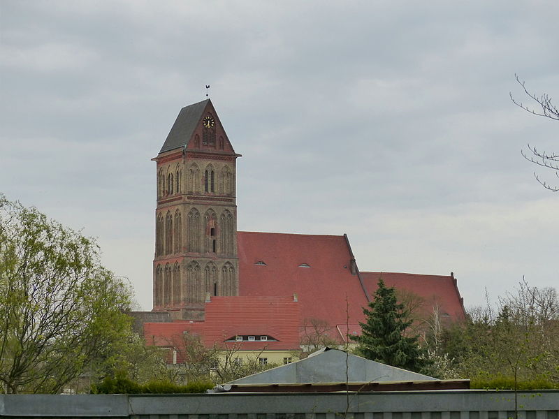 File:Anklam Marienkirche Südseite 2014-04-12.JPG