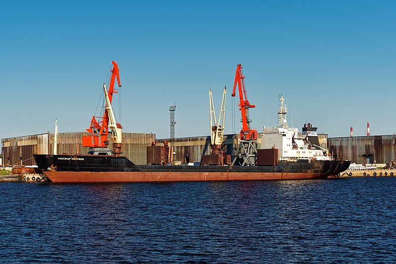 File:Arkhangelsk. Northern Dvina River. General cargo ship Aleksandr Sibiryakov P7161568 2200.jpg