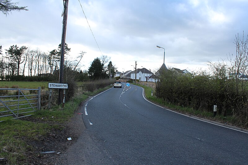 File:Arriving at Stewarton - geograph.org.uk - 4923797.jpg