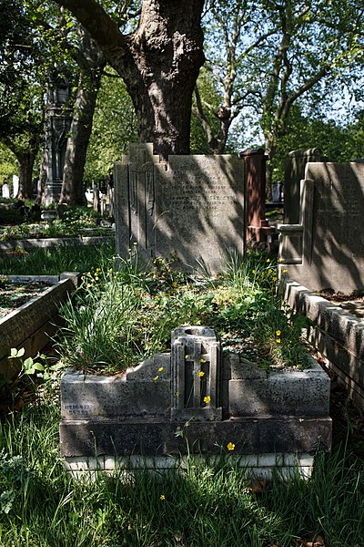 File:Art Deco grave City of London Cemetery Carleton 1935 darker cooler.jpg