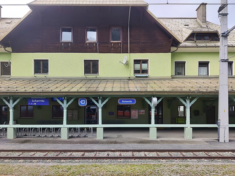 File:Bahnhof Scharnitz (IMG 20220410 112558).jpg