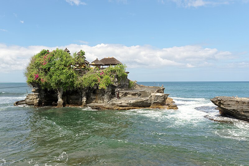 File:Bali - Pura Tanah Lot, 20220827 0958 1117.jpg