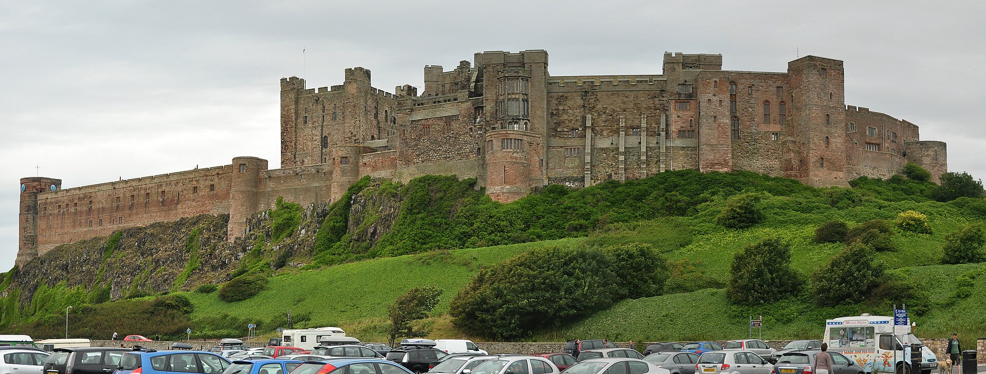 Bamburgh Castle pano.jpg