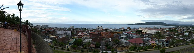 Baracoa vom Hotel „El Castillo“ aus