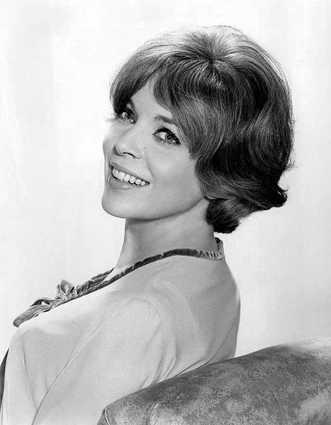 File:Barbara Bain 1966.JPG