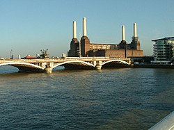 İkonik Battersea enerji santrali