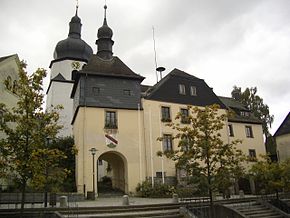 Berg-Ofr-Rathaus.jpg