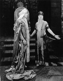 Fritz Leiber, Sr. and Betty Blythe in The Queen of Sheba Betty Blythe The Queen of Sheba 6.gif