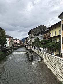 Il fiume Brenta che attraversa il centro storico del paese.