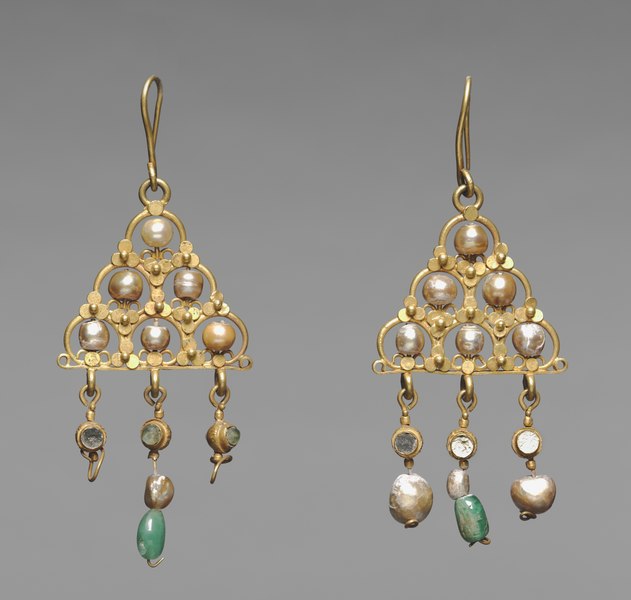 File:Byzantium, early Byzantine period, 7th century - Earring (one of a pair) - 1947.178.b - Cleveland Museum of Art.tif