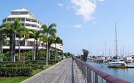 Cairns Esplanade - Pier (Shangrila Hotel).jpg