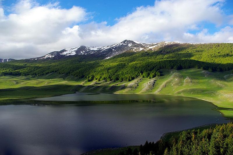 File:Campo Felice Lake.jpg