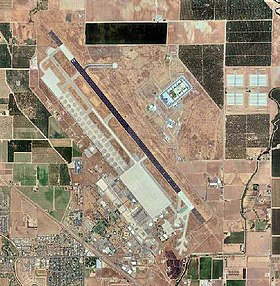 Vista aérea de la base en 2006, tomada por el Instituto de Estudios Geológicos de Estados Unidos