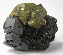 Chalcopyrite-Sphalerite-Galena-171985.jpg