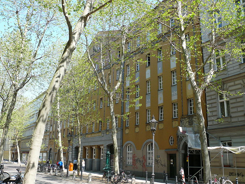 File:Charlottenburg Danckelmannstraße Wohnheim.jpg