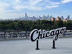 Vue du stade sur la skyline de Downtown Chicago.