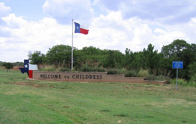 Childress welcoming sign