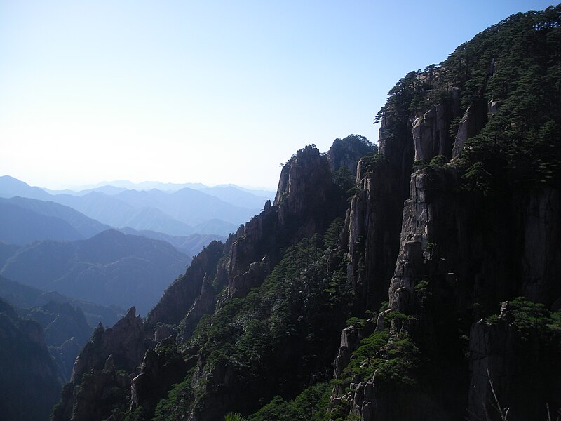 File:China Anhui Huang Shan scenic view 20.JPG