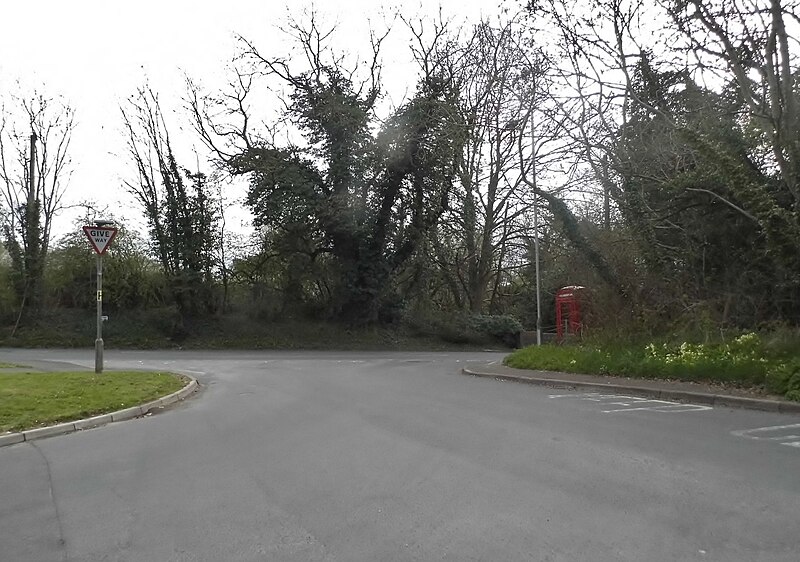 File:Choppingknife Lane at the junction of the A4 - geograph.org.uk - 4935466.jpg