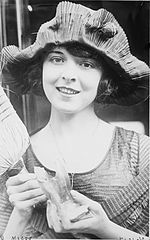 Actress Colleen Moore served as a fashion model at the 1920 "Christmas in Paris" ball. Colleen Moore.jpg