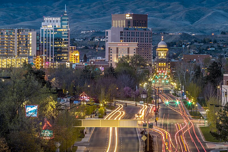 File:Colorful urban traffic at night (Unsplash).jpg