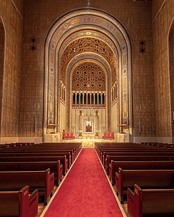 The interior of Congregation Emanu-El of New York, the largest Reform synagogue in the world. Congregation Emanu-El of the City New York.jpg