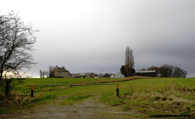 File:Cop Halt Farm - geograph.org.uk - 3846839.jpg