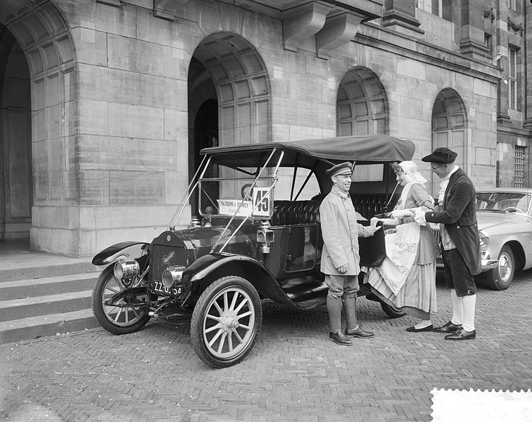 File:Dam tot Dam race , eerste dag, firma Gesink en Terwey uit Koog aan de Zaan, Bestanddeelnr 910-6133.jpg